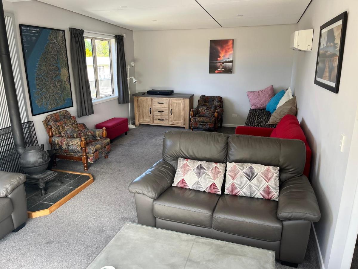 Fergus Hideaway Villa Te Anau Bagian luar foto